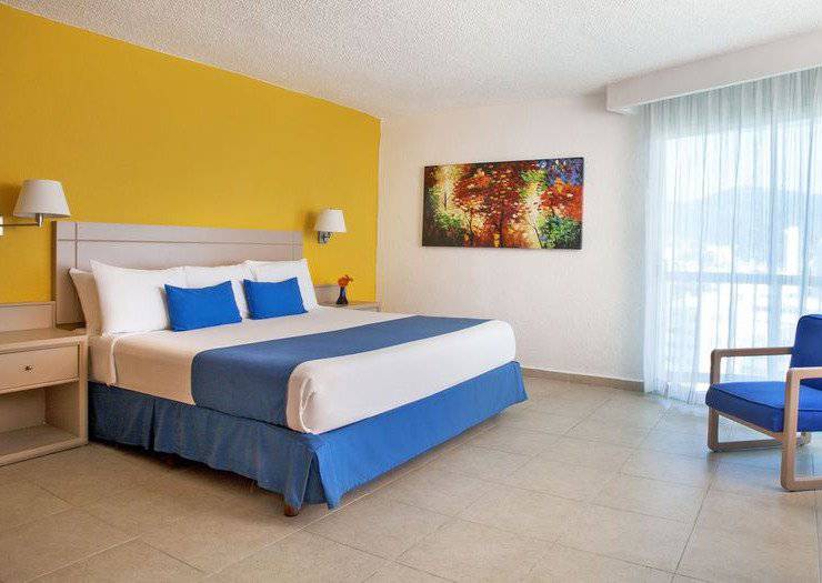 Standard room with mountain view Calinda Beach Acapulco Hotel