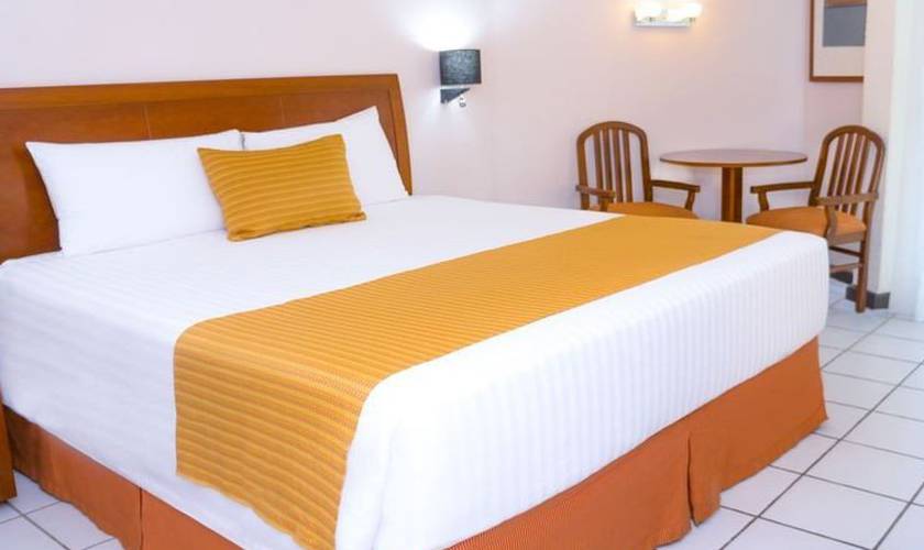 Standard one-bed Viva Villahermosa Hotel