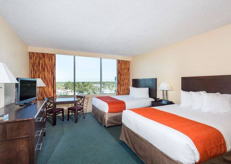 Deluxe room Ramada Gateway Orlando Hotel