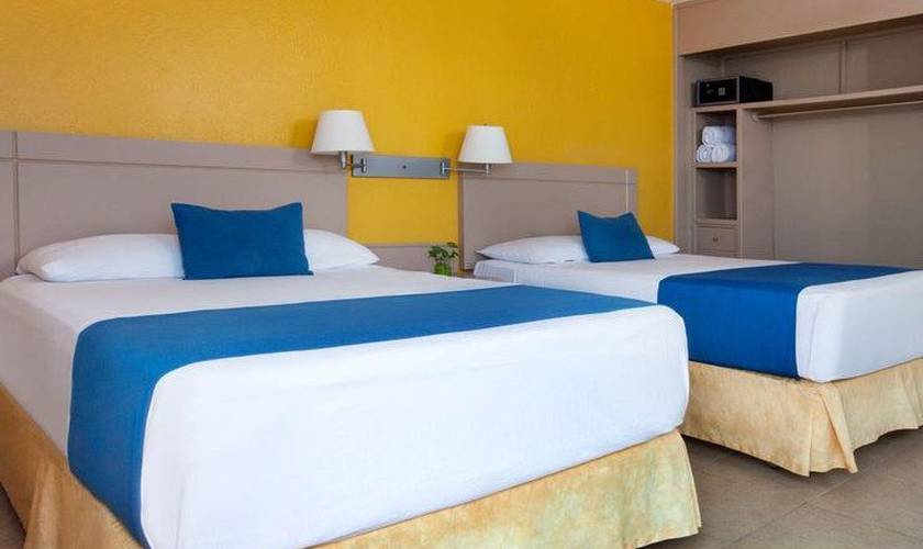 Standard room with mountain view Calinda Beach Acapulco Hotel Standard room with mountain view Calinda Beach Acapulco Hotel