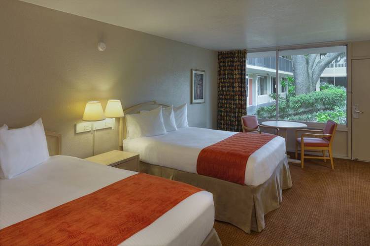 Standard room Ramada Gateway Orlando Hotel