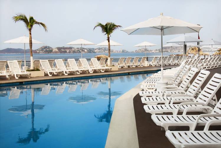 Outdoor swimming pool Calinda Beach Acapulco Hotel