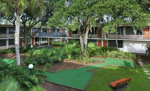 MINI GOLF Ramada Gateway Orlando Hotel in Orlando