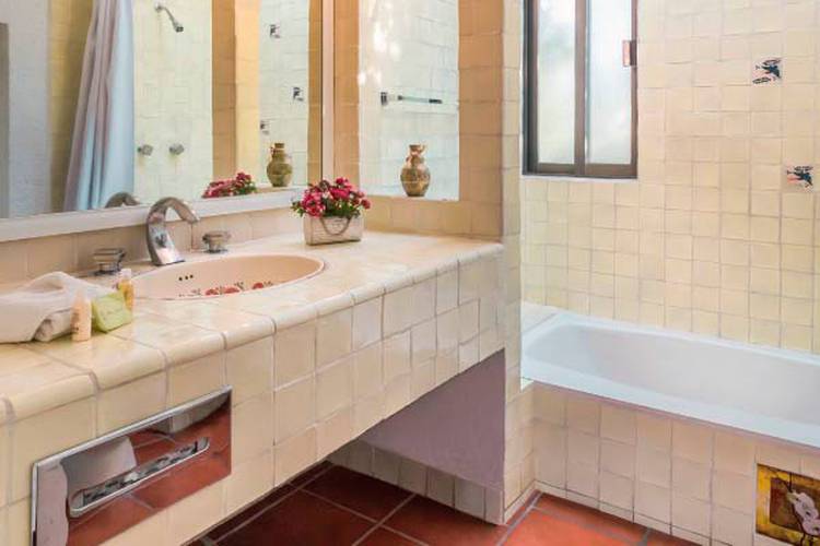 Bathroom Racquet Cuernavaca Hotel