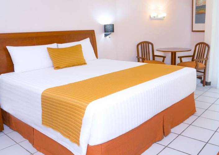 Standard one-bed Viva Villahermosa Hotel