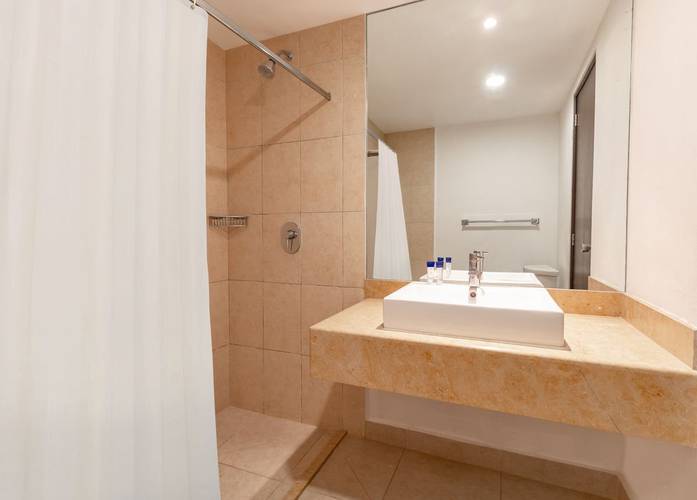 Bathroom Yes Inn Nuevo Veracruz Hotel