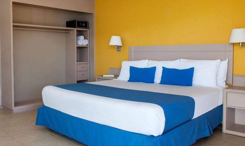 Standard room with mountain view Calinda Beach Acapulco Hotel Standard room with mountain view Calinda Beach Acapulco Hotel