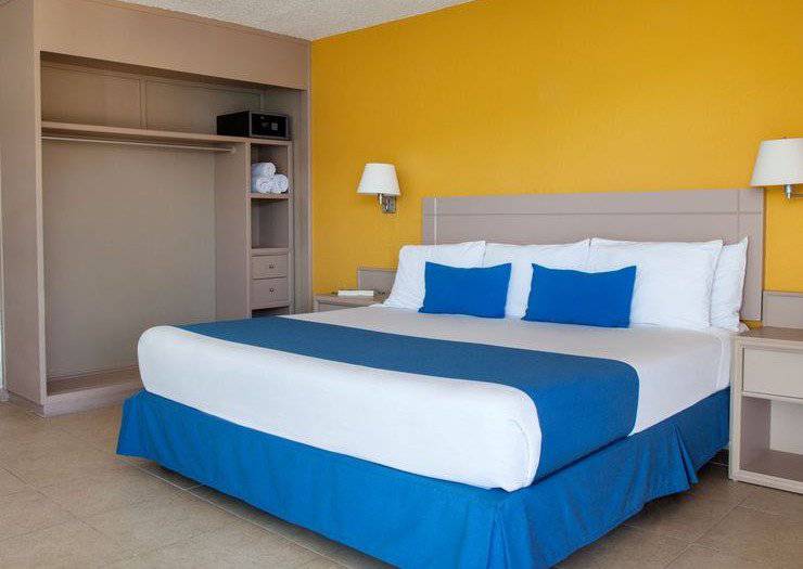 Standard room with mountain view Calinda Beach Acapulco Hotel Standard room with mountain view Calinda Beach Acapulco Hotel