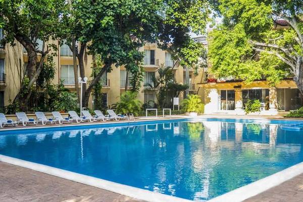 Swimming pool Viva Villahermosa Hotel