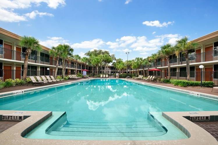 Alberca Hotel Ramada Gateway Orlando