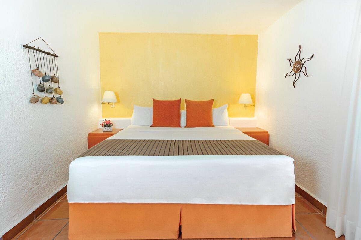 Junior Suite King Racquet Cuernavaca Hotel Junior Suite King Racquet Cuernavaca Hotel